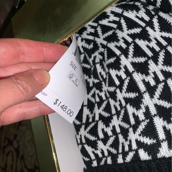 NIB New Michael Kors Black Hat Scarf Gloves Gift Box Set - Picture 2 of 2